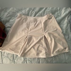 White Nike pleated tennis skirt